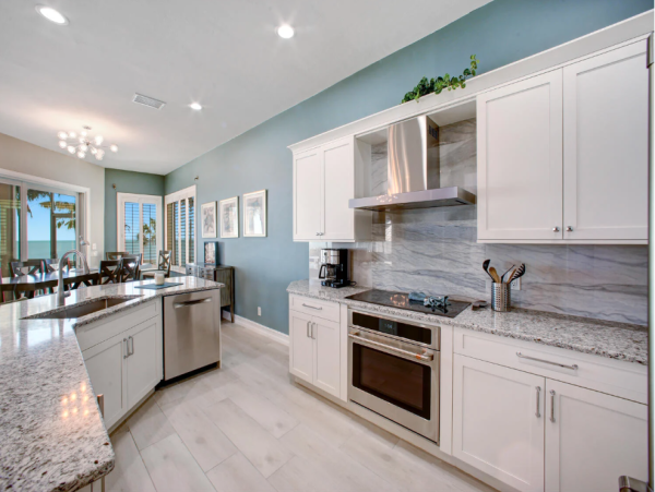 Luxurious 6-Bedroom Beachfront Residence Near Bonita Beach